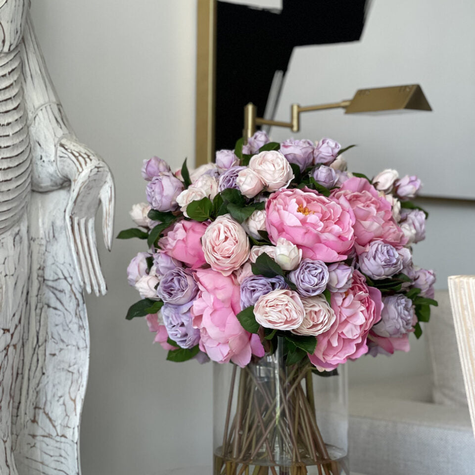 Bouquet Printanier Dans Un Cylindre En Verre