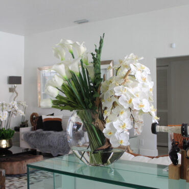 Bouquet Mixte Dans Un Vase Lune