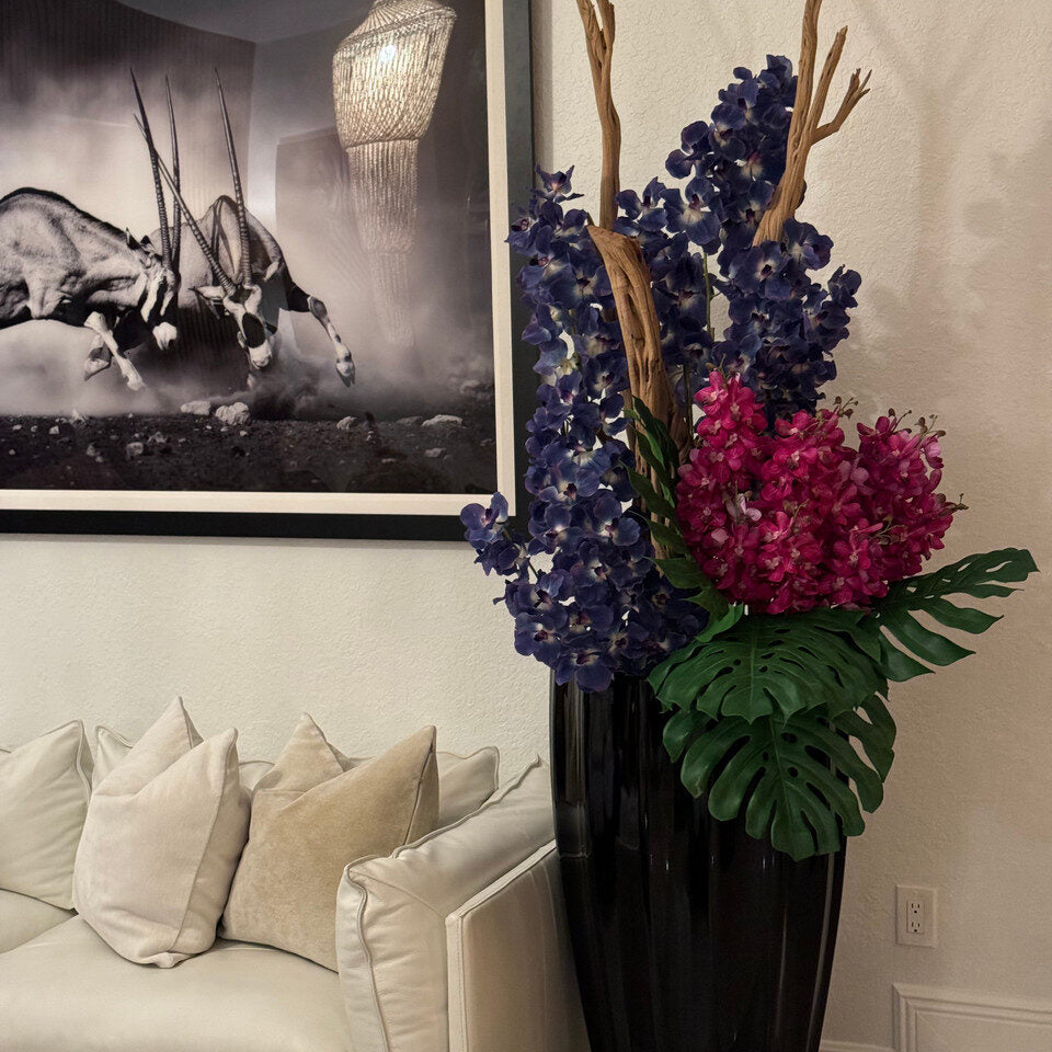 Orchidées Vanda Et Mokara Dans Un Cache‑Pot San Jose Noir Laqué